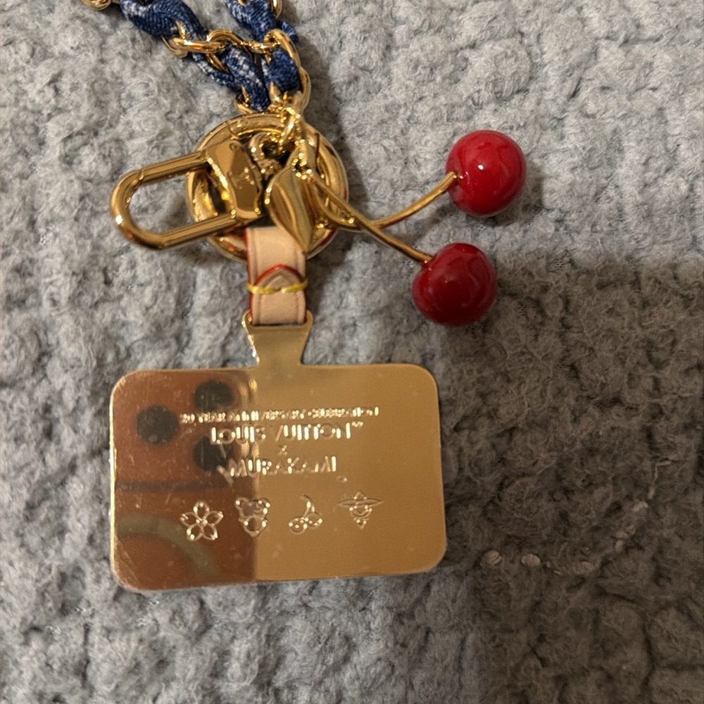 Louis Vuitton:  LV x TM Denim Cerise phone holder - Picture 3 of 11